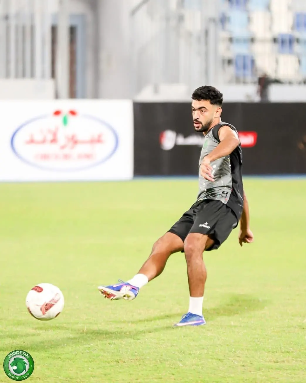 مودرن سبورت ينهي الشوط الأول متقدمًا على البنك الأهلي بثنائية