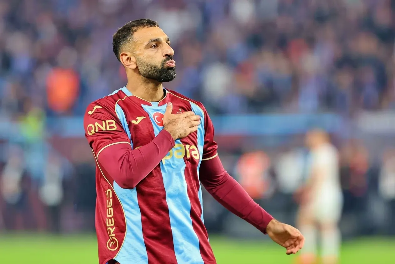 بثنائية من صناعة محمد صلاح.. طرابزون سبور يهزم سامسون 3-0 رغم النقص العددي