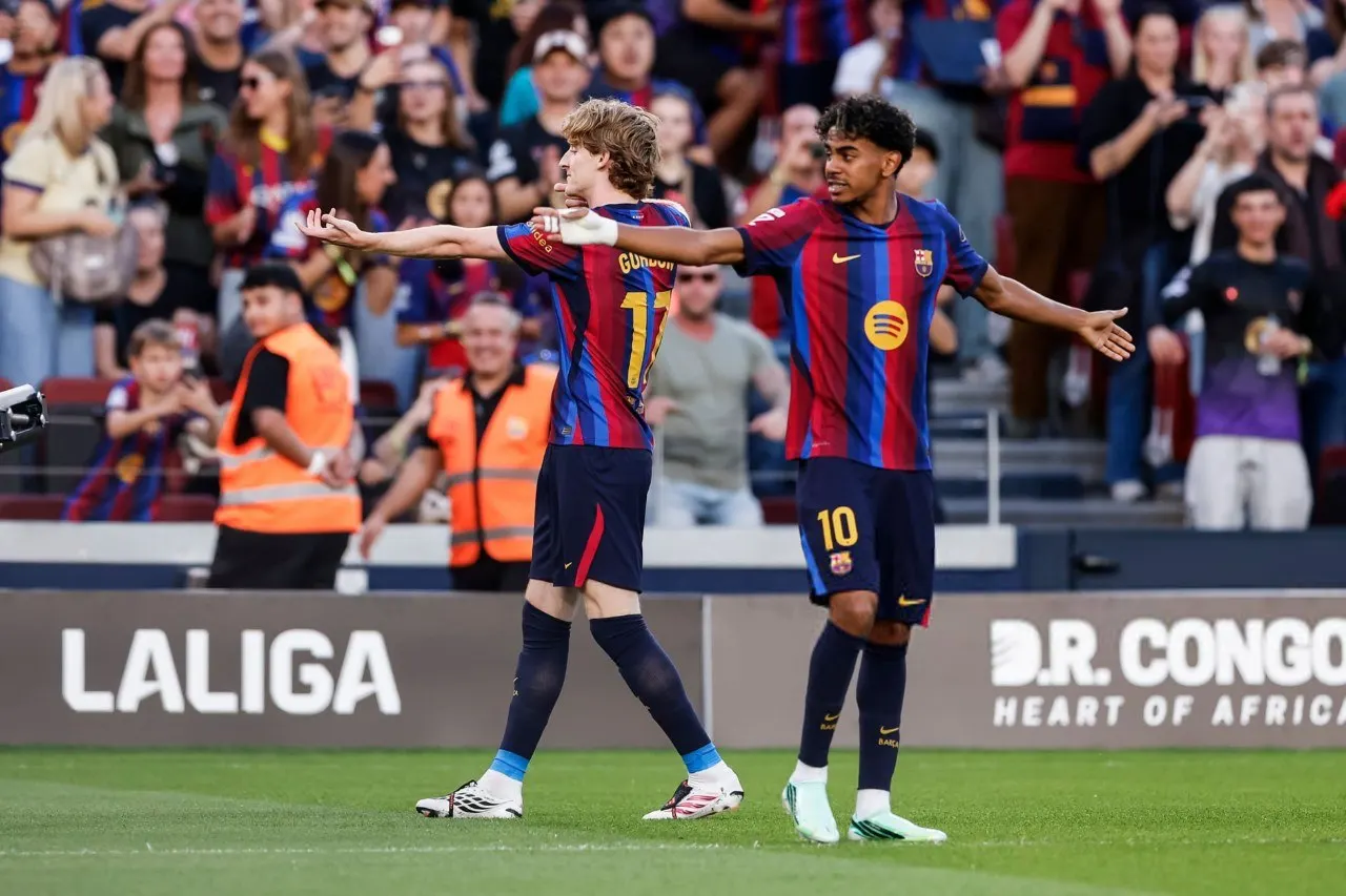 برشلونة هانز فليك يكتب التاريخ بأرقام قياسية بعد ثلاثية خيتافي