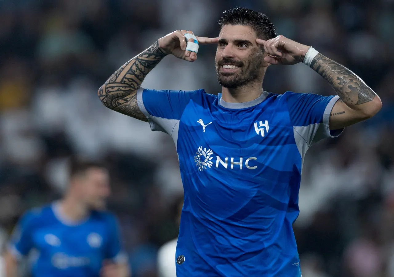 الهلال السعودي يهزم السد القطري بثنائية ويواصل انطلاقته في دوري أبطال آسيا